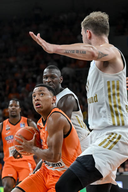 正形成一种 正形成一种